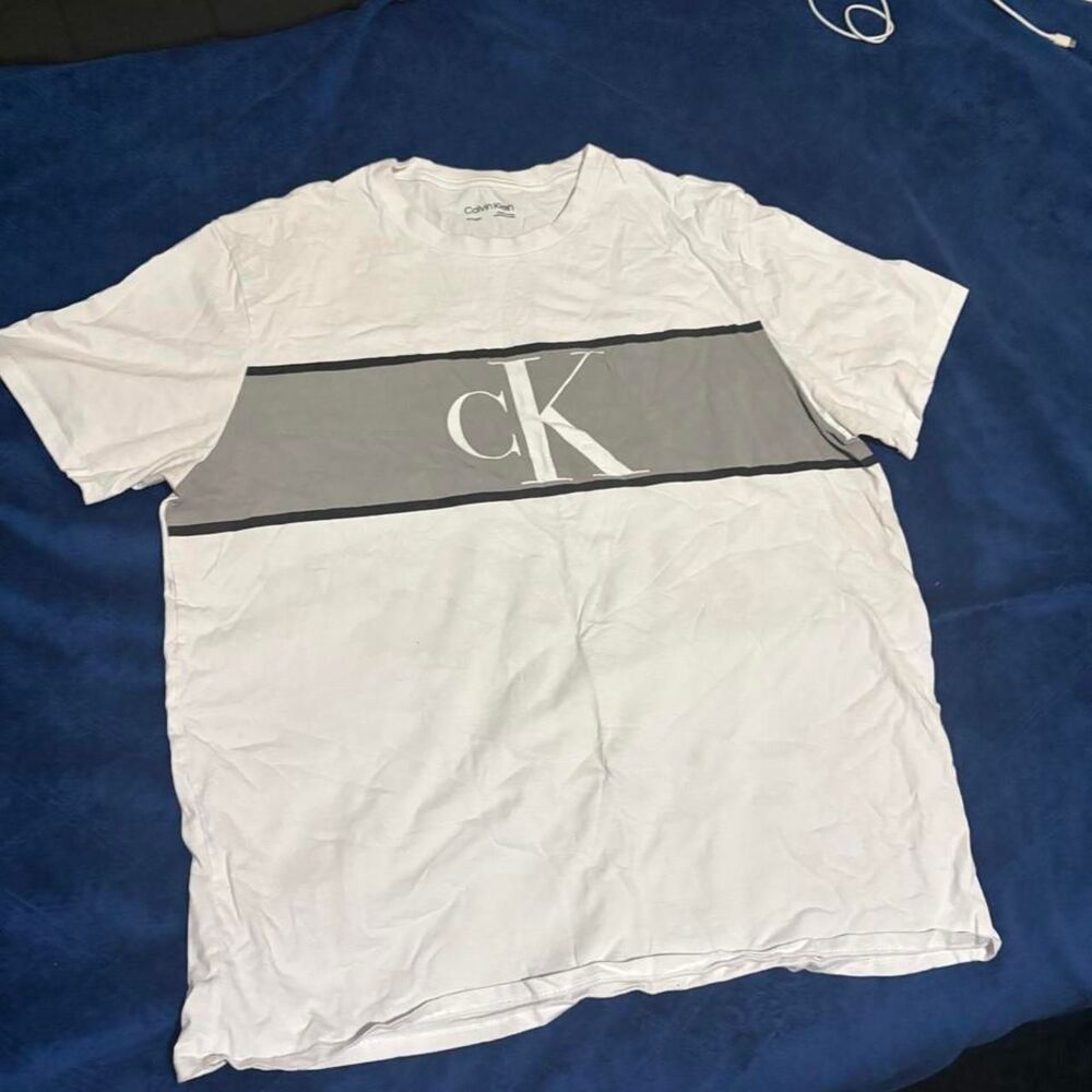 Calvin-klein Men's White and Grey T-shirt